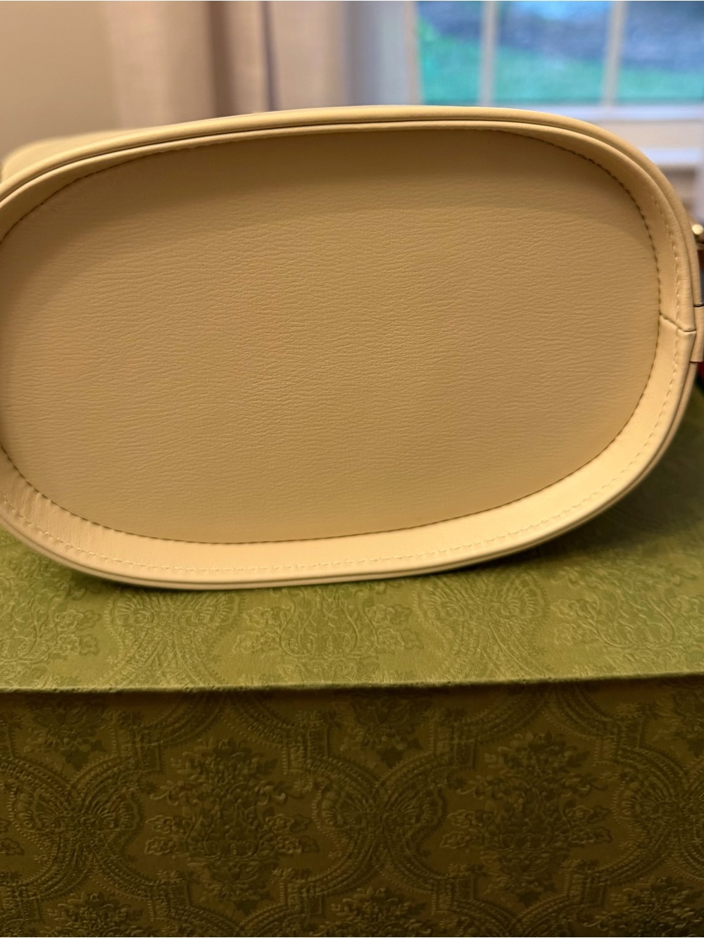 Gucci Cream Leather Mini Bucket Bag with Sherry Line Shoulder Strap - Picture 7 of 12